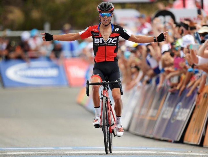 V piatej etape Sagan zvesil nohy dva kilometre pred cieľom